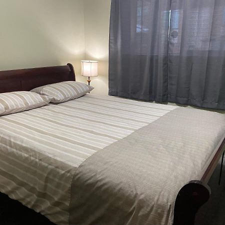 1 Bedroom Suite In Langford. Victoria Eksteriør billede