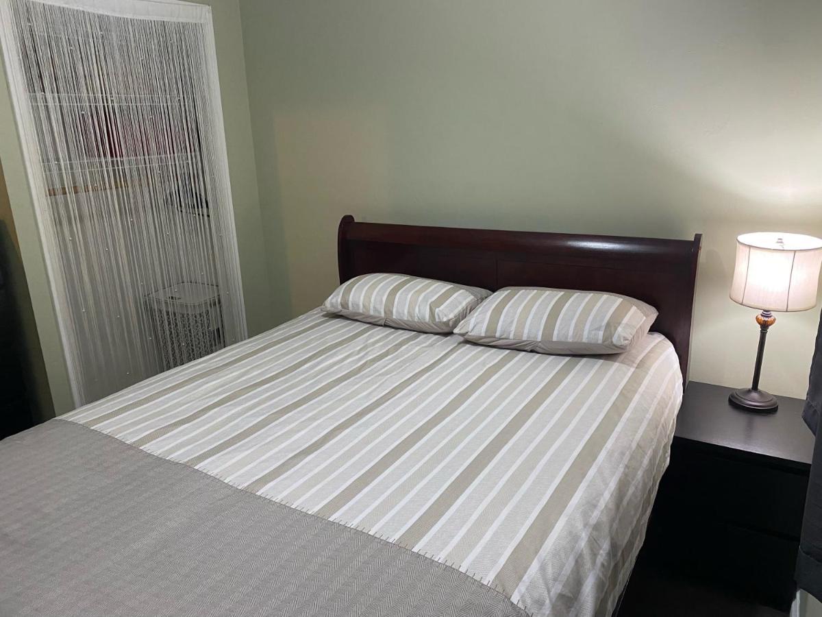 1 Bedroom Suite In Langford. Victoria Eksteriør billede